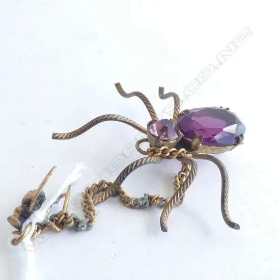 VINTAGE COSTUME GILT SPIDER & FLY BROOCH AMETHYST GLASS