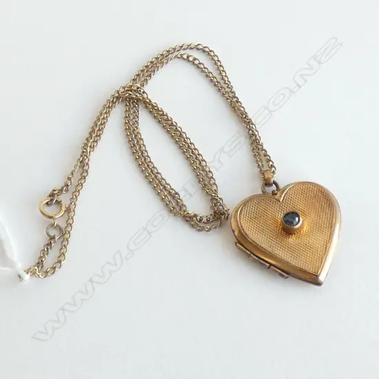 VINTAGE GILT HEART LOCKET ON CHAIN