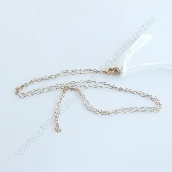 (26) 9CT GOLD VERY FINE CHAIN  0.39gm
