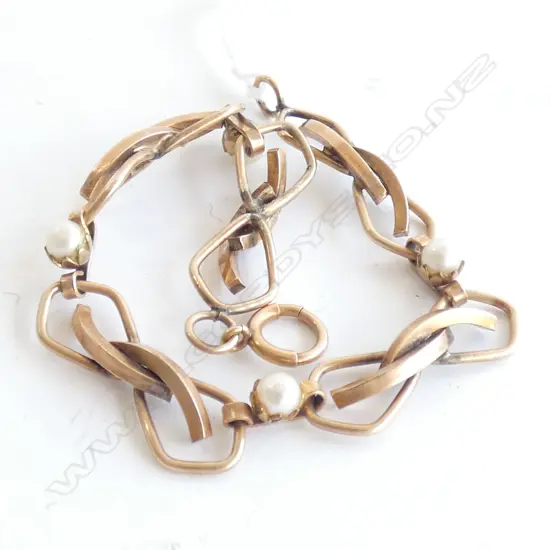 GOLD LINED & PEARL BRACELET WITH A 14 K BOLT RING L.195mm 11.7 GRAMS