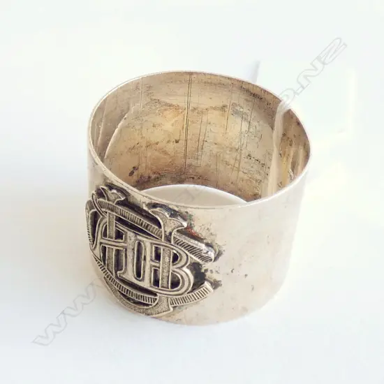 (20131) NZ 'YOUNG & CO' SILVER NAPKIN RING