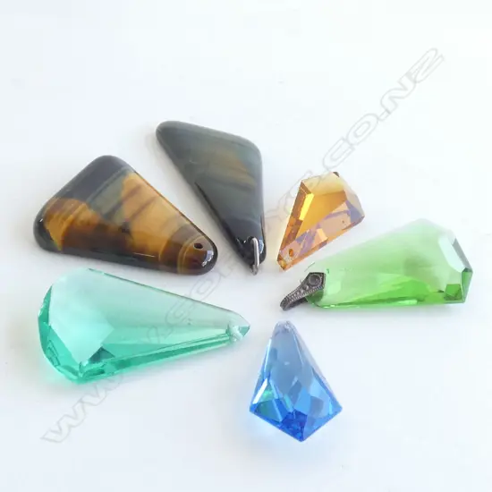 6 DECO GLASS & AGATE PENDANTS