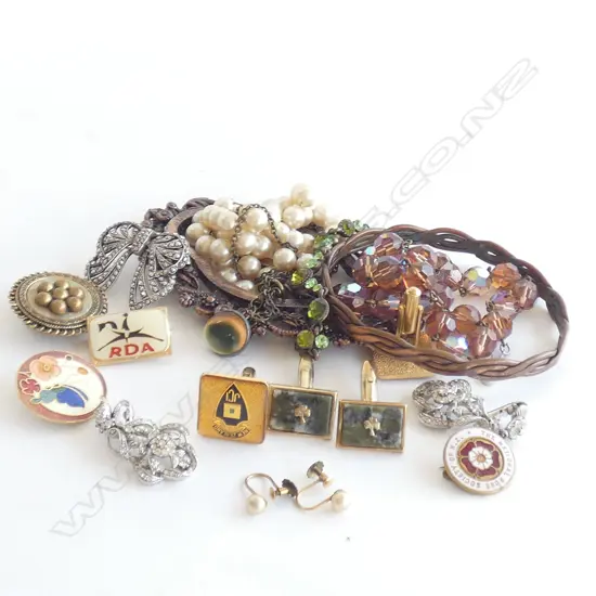 BAG LOT OF COSTUME JEWELLERY