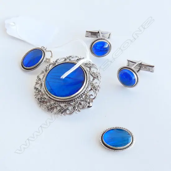 (19980) VINTAGE COSTUME JEWELLERY SUITE BUTTERFLY TYPE