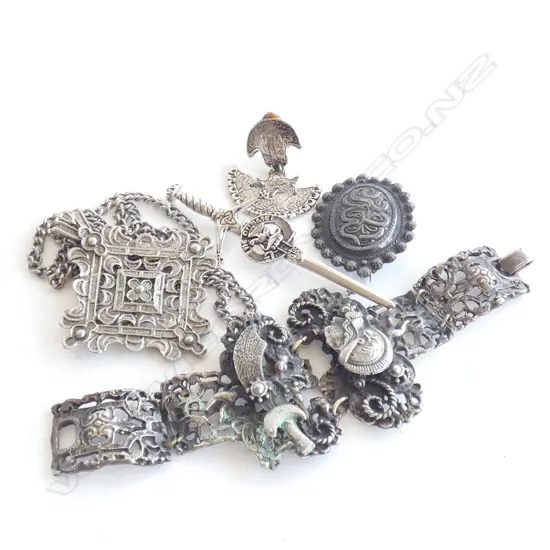 BAG LOT OF SILVER TONE AND SCOTTISH PEWTER COSTUME JEWELLERY