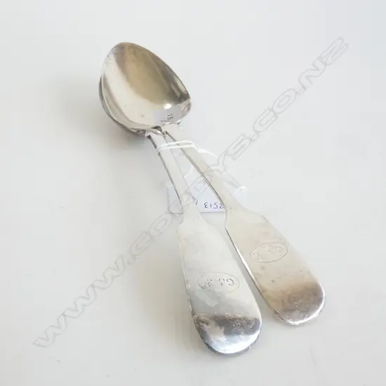 2 VICT SILVER FIDDLE PATTERN LGE SERVING SPOONS , LONDON & EXETER 1876. 141gm
