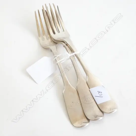 3 VICT SILVER FIDDLE PATTERN DESSERT FORKS, LONDON 1876. 148gm