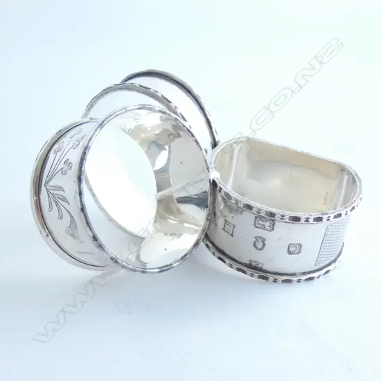 3 QUEEN'S SILVER JUBILEE STG SILVER NAPKIN RINGS - HALLMARKS TOTAL WGT 74GMS
