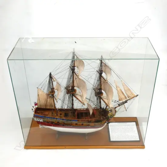 MODEL SAILING SHIP IN GLASS DISPLAY CASE...