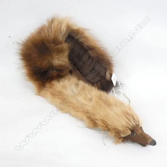 FOX FUR STOLE WITH HEAD