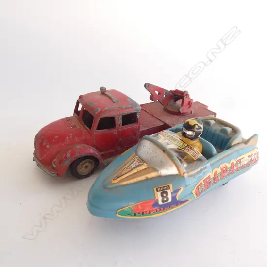 PR OLD TOYS; TIN PLATE BOAT & ATKINS DIE CAST TOW TRUCK L 135MM
