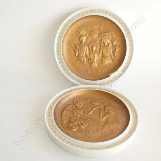 PR HUTSCHENREUTHER CHRISTMAS WALL PLAQUES - 1975 & 78 DIA  220MM