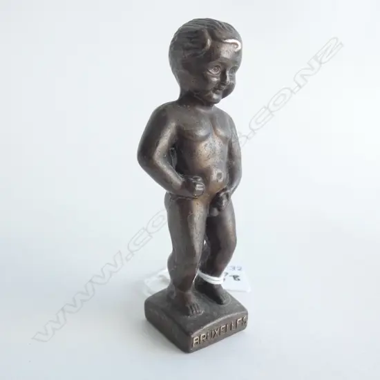 SMALL DUCH BRONZE "MANNEKEN PIS"  