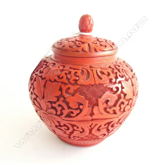 CHINESE CARVED CINNABAR LACQUER LIDDED POT H.130mm