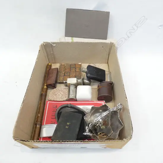 SM BOX COLLECTABLES  INCL OLD SLIDING TILE GAME / COUNTERS / REF BOOKS ETC.