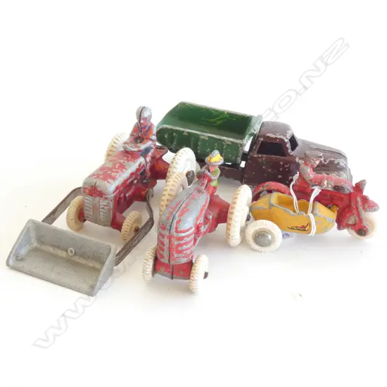 4 FUN HO TOYS; 2 TRACTORS / MOTOBIKE w. SIDECAR / TRUCK L.165mm