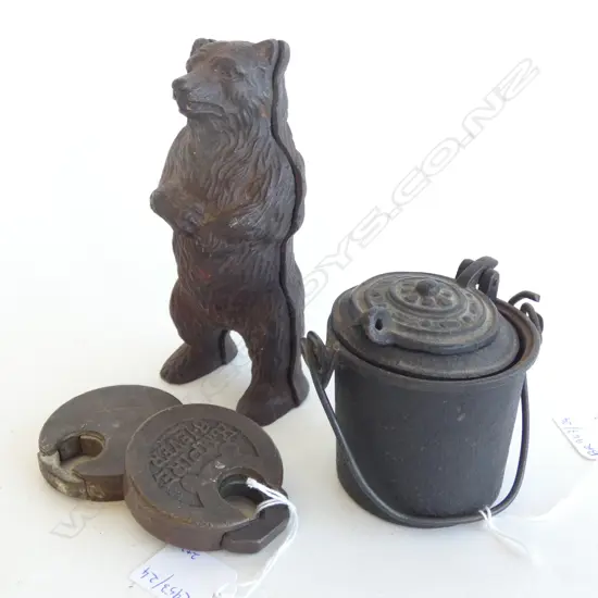 CAST IRON BEAR MONEY BANK H.155mm + GLUE POT + 2 OLD PAD LOCKS