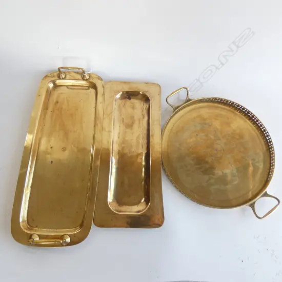 2 EISENLOEFFEL COPPER TRAYS; 1 RECTANGULAR (L. 465MM) / 1 ROUND (DIA. 390MM) + 1 OTHER TRAYINCL HANDLES)