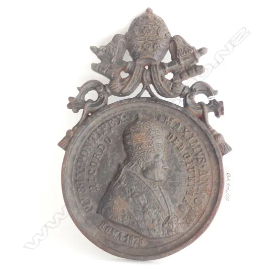 OLD CAST IRON PAPAL WALL PLAQUE H.215mm