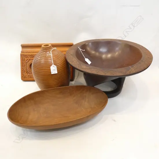 4 CARVED WOODEN PCES; 2 BOWLS +KAURI PEN STAND + VASE H.250mm