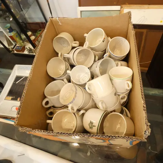 BOX LOT NZ CRESTED HOTEL WARE CUPS