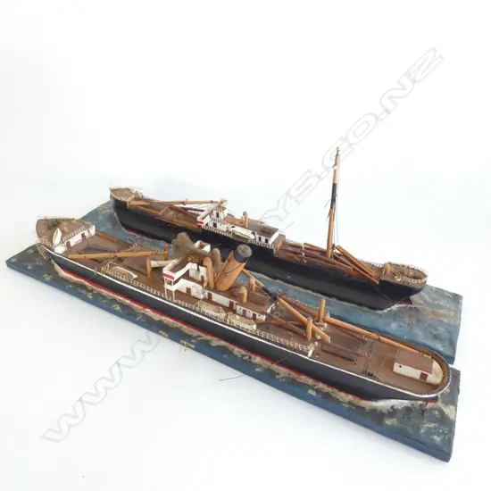 2 OLD SHIPS MODELS - A/F  L 460MM