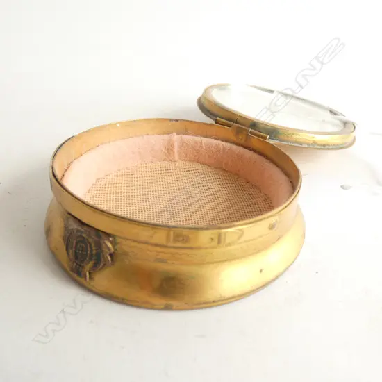 GOLD PLATED CAPTAINS HAT POWDER COMPACT MV WANGANELLA SOUVENIR 