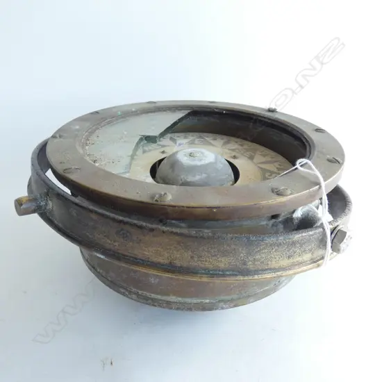 OLD BRASS SHIPS COMPASS - BROKEN GLASS - DIA 200MM