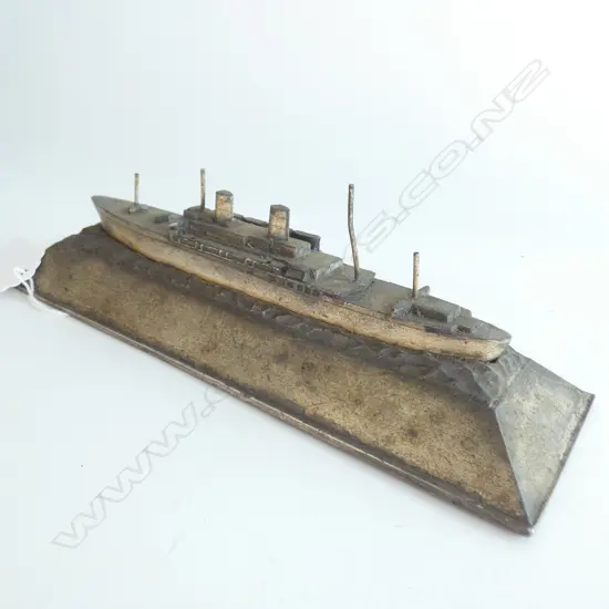 BRONZE PLAQUE WITH SHIP "SS PRESIDENT WILSON TOURNAMENT AWARD" L 210MM