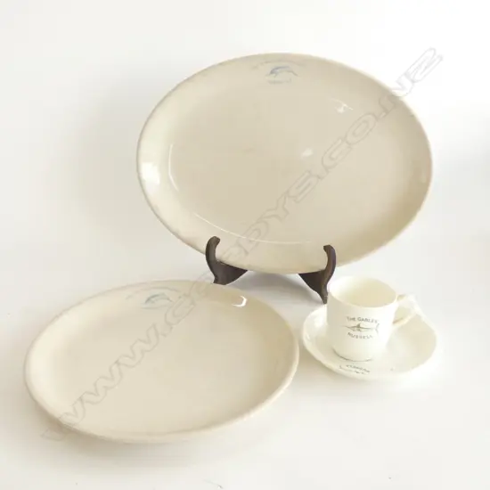 RUSSLL NZ CRESTED DINNER WARE; 2 X DUKE OF MARLBOROUGH / 2 X THE GABLES