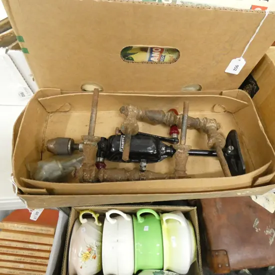 PR OLD DOOR HANDLES / HAND DRILL 