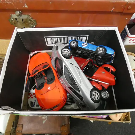 BOX LOT 7 MODEL CARS