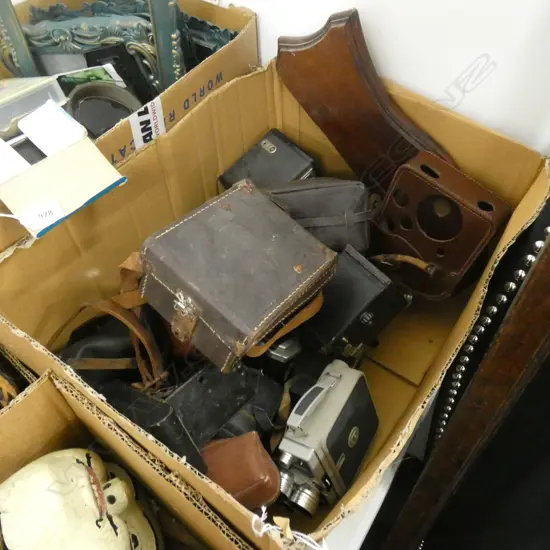 BOX LOT OLD CAMERAS & EQUIPMENT  INC. FOLDING CAMERA/ BOX BROWNIE