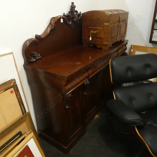 VICTORIAN MAHOGANY SIDEBOARD some faults
