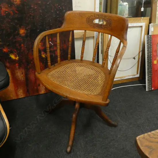 AMERICAN, ROTATING & TILTING STEAM BENT OAK CHAIR