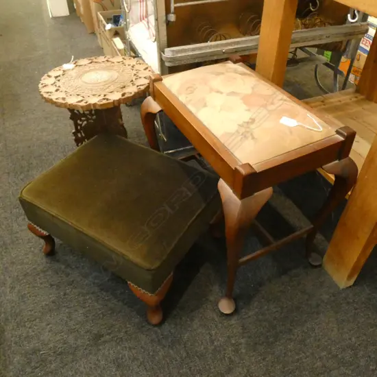 2 QUEEN ANNE STYLE STOOLS + A CARVED WOODEN SIDE TABLE 