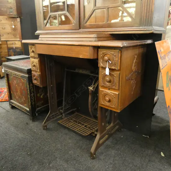 OLD SINGER SEWING MACHINE