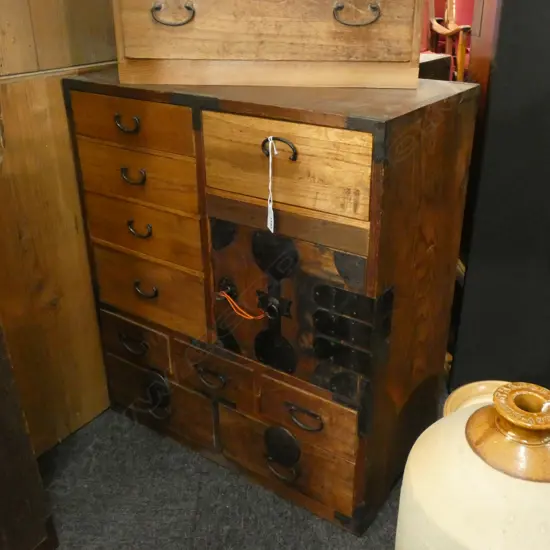 VINTAGE SM JAPANESE WOODEN TANSU CHEST - BLACK METAL HINGES 10 DRAWERS 1 CUPBOARD W/KEY 545 X 305 X 625MM