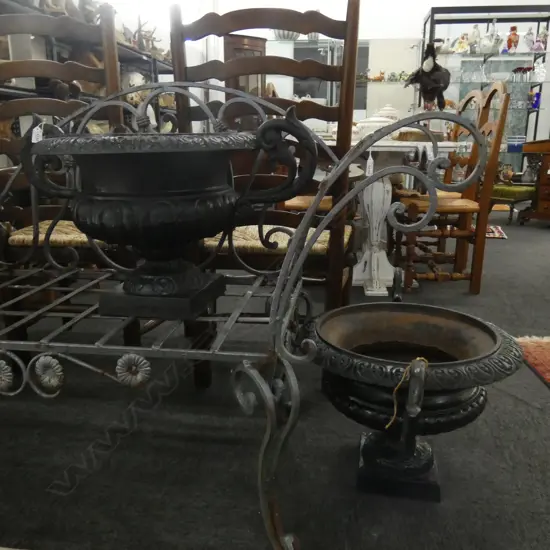 PR LG BLACK CAST IRON  2 HANDLED GARDEN URNS DIA 480MM