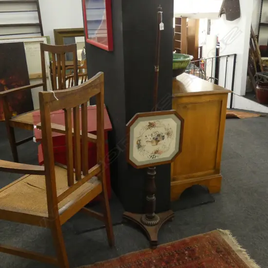 VINTAGE WOODEN POLE SCREEN H. 1380MM