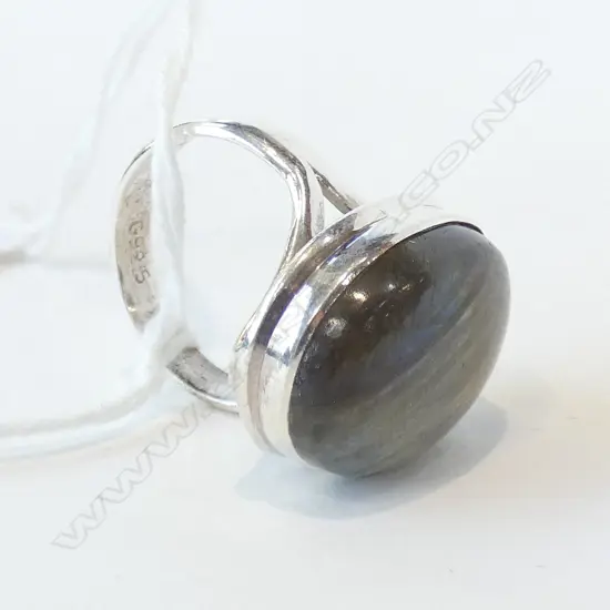 LABRADORITE & 925 SILVER RING