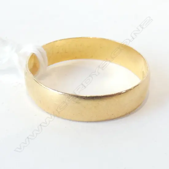 18 / 22 CT GOLD BAND RING 3.8GMS