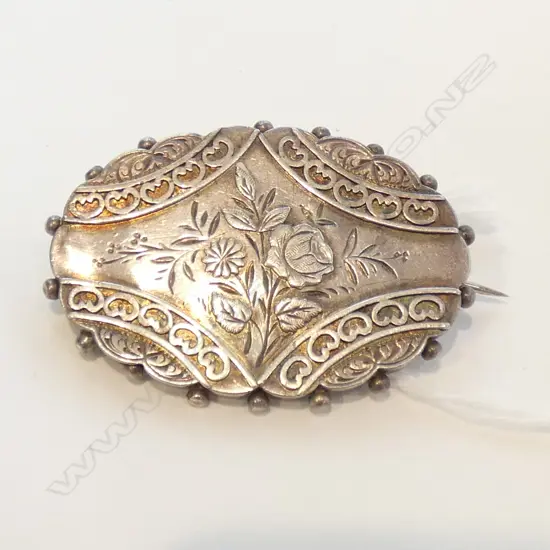 VICTORIAN SILVER BROOCH 7.1 GRAMS