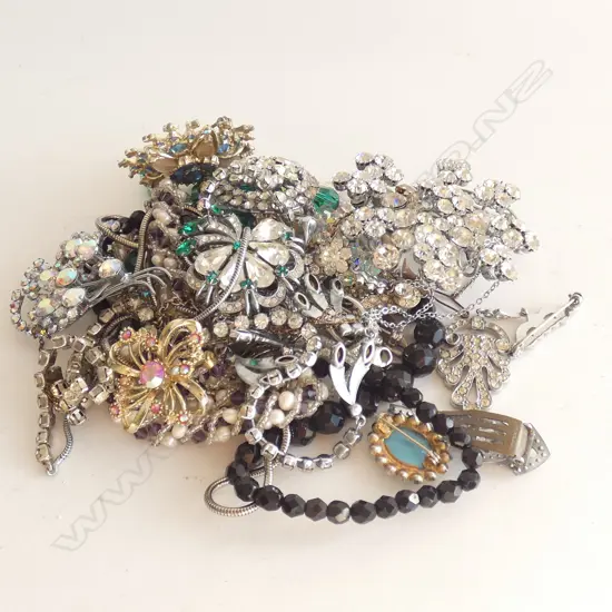 ASST. NECKLACES; JET, CRYSTAL BEADS + DIAMANTE JEWELLERY