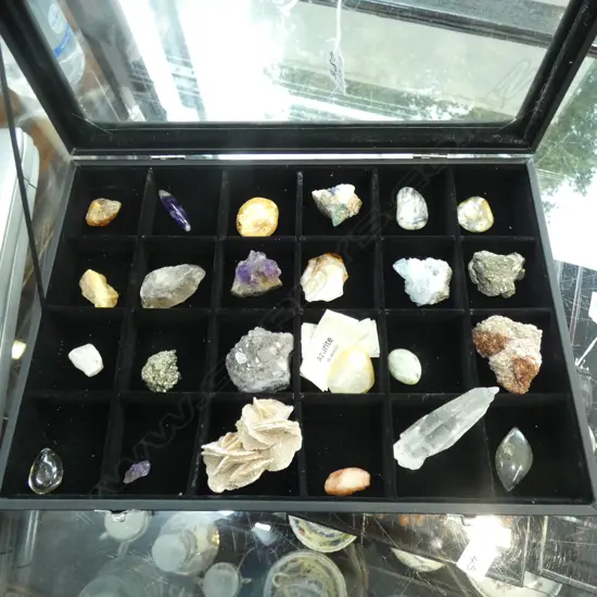 ASST. QUARTZ, CASED W.345mm