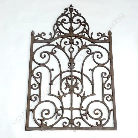 OLD DECORATIVE CAST IRON GRILL 720mmx455mm