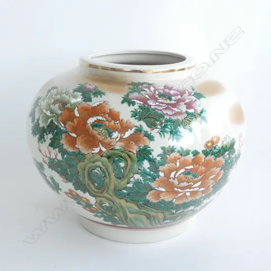 ORIENTAL VASE 270mm dia