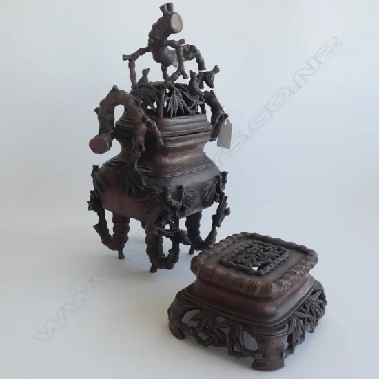 ORIENTAL ORNATE BRONZE LIDDED POT (H 290MM) + STAND 