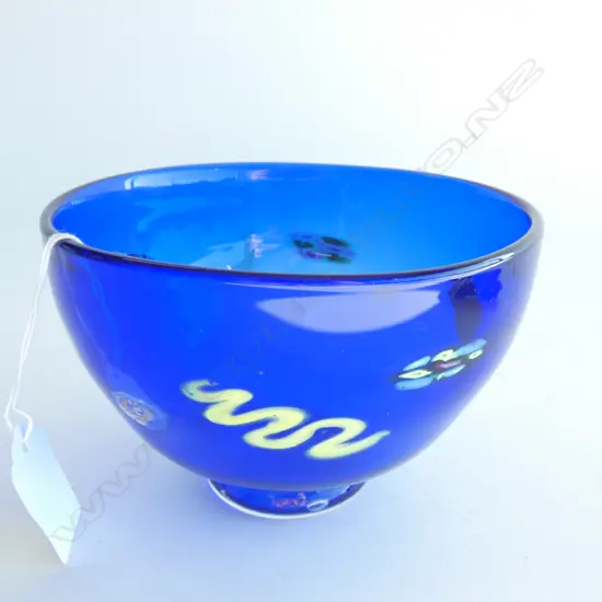 PETER VIESNIK BLUE GLASS BOWL DIA 132MM (16176) SIGNED & DATED 00