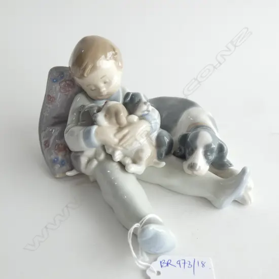 LLADRO #1535 'SWEET DREAMS' L.170mm AF